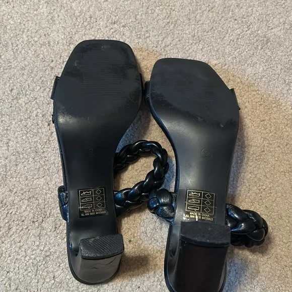 Black Heel Sandals 🩷 - Picture 6 of 6